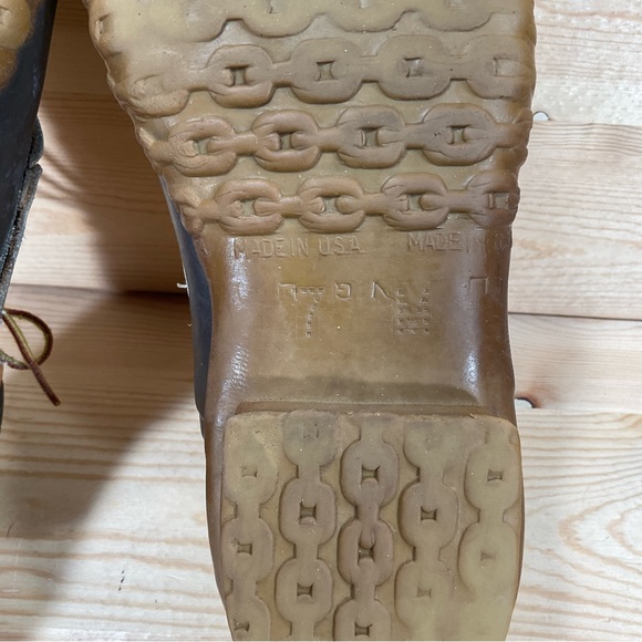 VTG LL Bean Maine Hunting Boot
Low W/ Cuff Ankle
3 eye
Men’s 7 M
Tan/Brown - Picture 8 of 9
